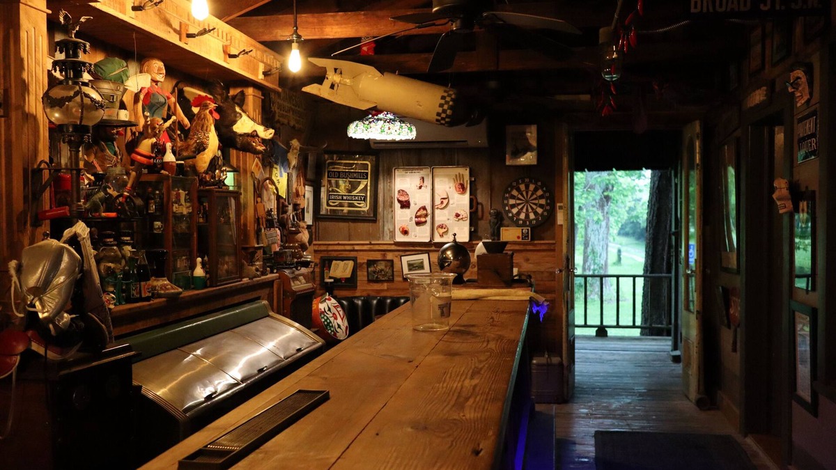 Opelousas House | ★ Folk Art HonkyTonk Museum - Pvt brm & full bath ★