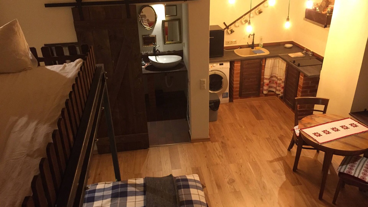 Sibiu Old Town House | Folklori Loft - Ulita Romaneasca (Brown)