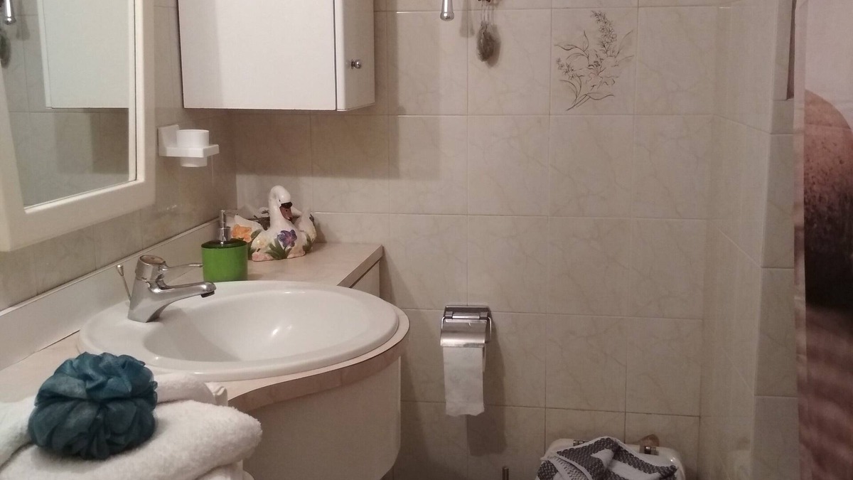 Argyroupoli House | Follow Yr Home! a breath away Metro St Argiroupolis