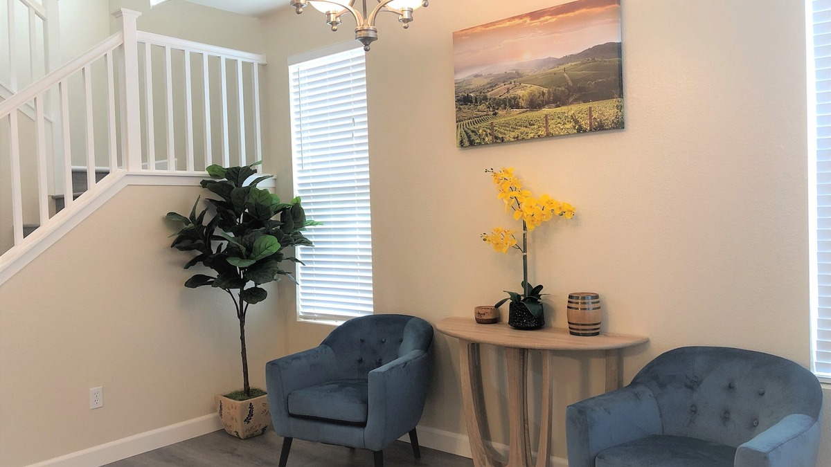 Folsom House | Folsom Executive Style with King Bed