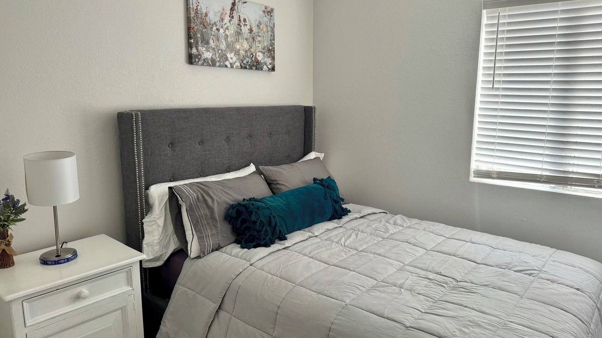 Southridge Village House | Fontana Cottage Home 3 bedroom