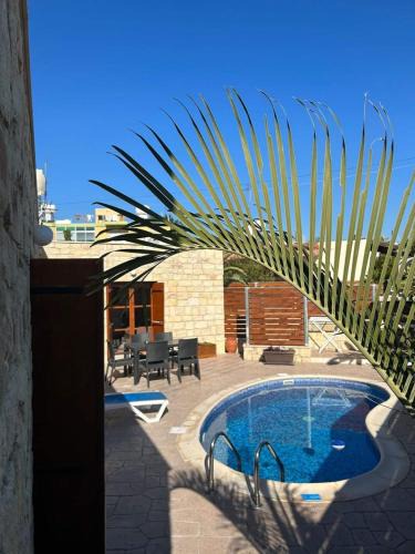 Anarita House | Fontana Traditional House