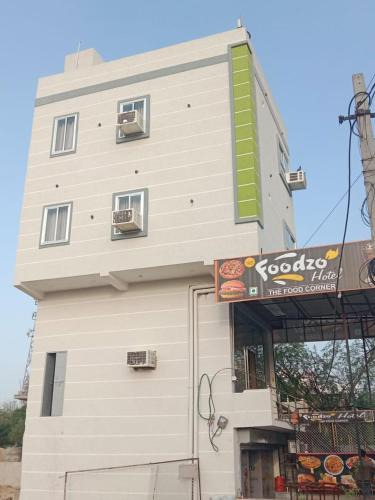 Khattalwada Apartment | Foodzo Hotel
