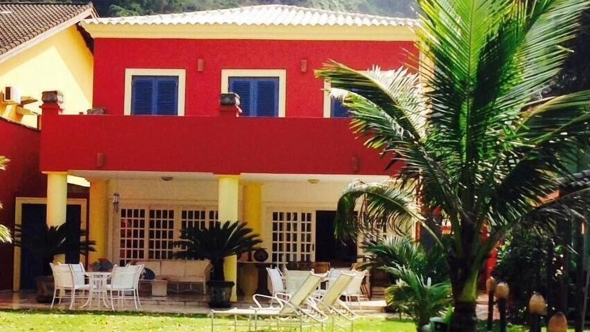 Barequecaba House | Foot in the wonderful sand! 24 hour security condo 5 suites with private garden