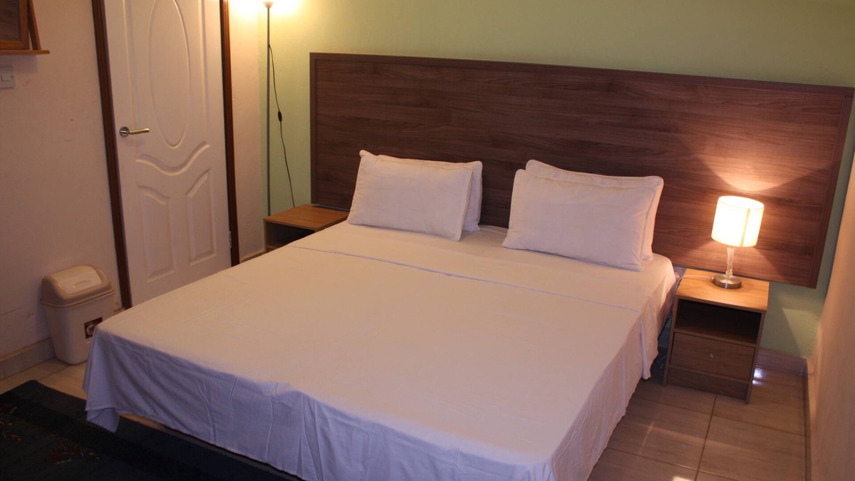 Old-Yundum Hotel | Football Hotel