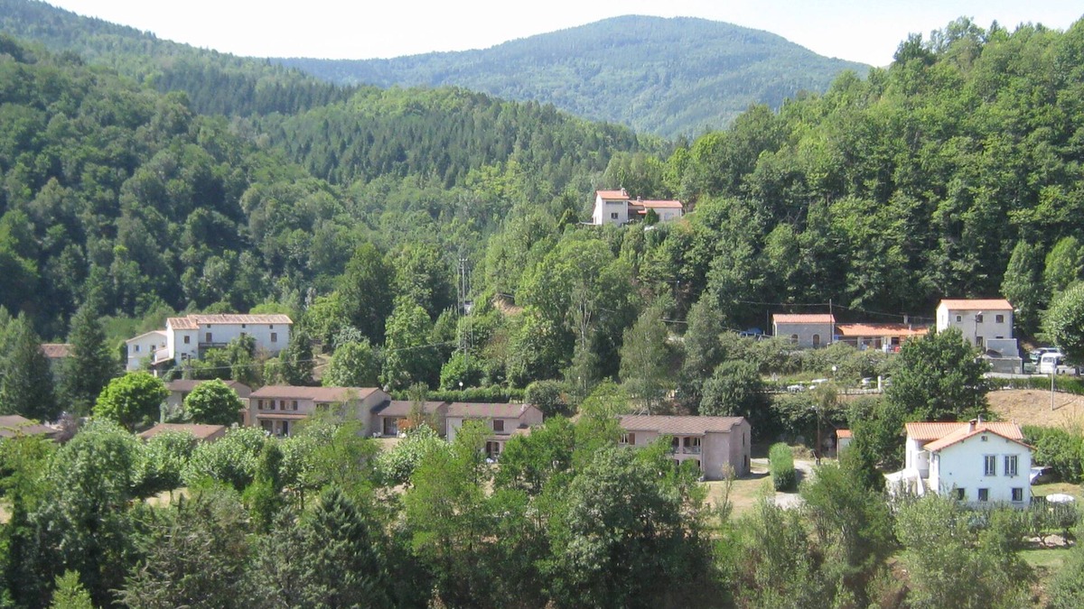 Prats-de-Mollo-la-Preste House | For hiking in the Pyrénées Orientales Rental of rooms for 2 or 3 people.