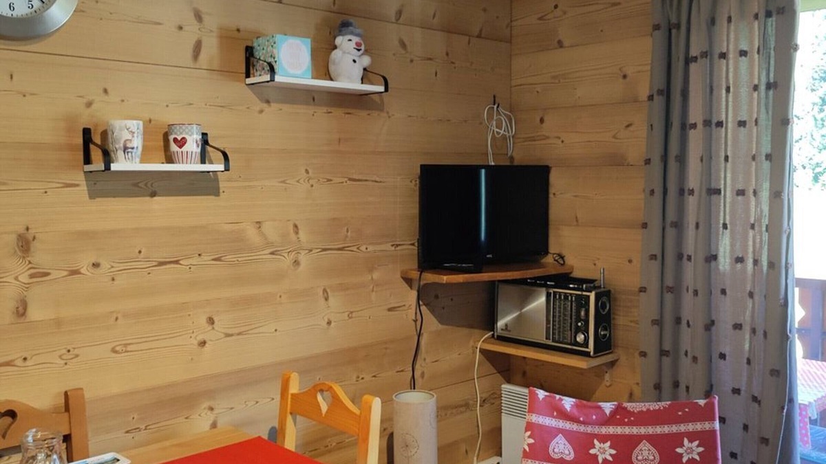 Station de Drouzin le Mont Apartment | For rent 2 rooms ski-in ski-out, well-decorated, parking
