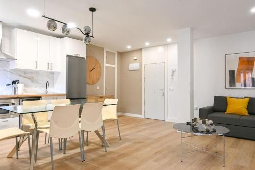 Lucero Apartment | For You Rentals Amplia Casa temporal Madrid de 3 Dormitorios M VLM4