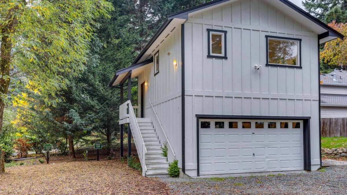 Inglewood-Finn Hill Cottage | Forbes Farm Cottages Unit A