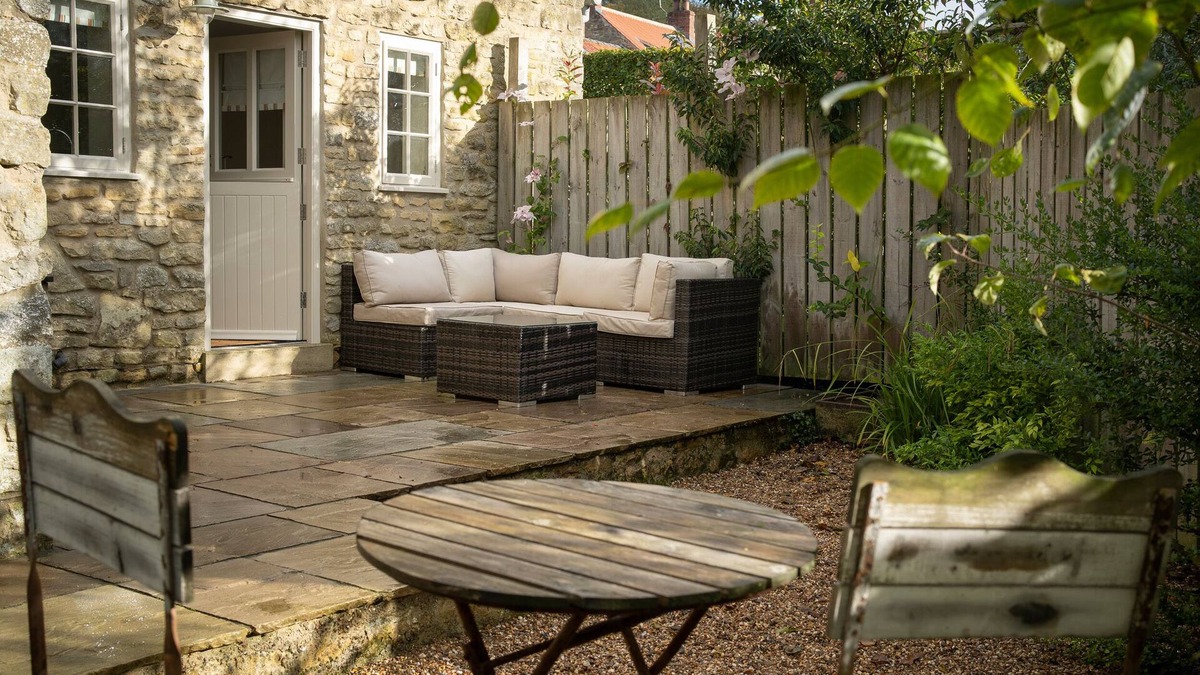 Ampleforth Cottage | FORD END COTTAGE, pet friendly, with open fire in Ampleforth