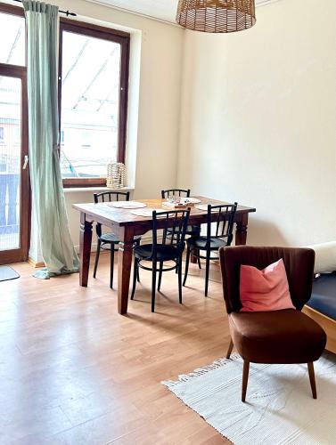Idar-Oberstein Apartment | Forest Charm and Gems