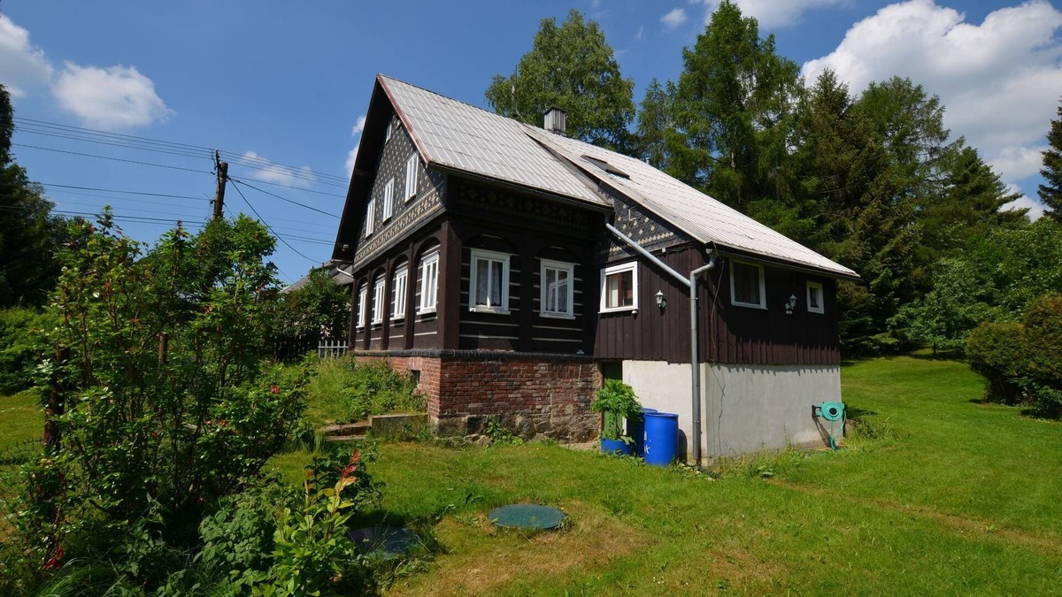 Stare Krecany House | Forest Escape with Garden