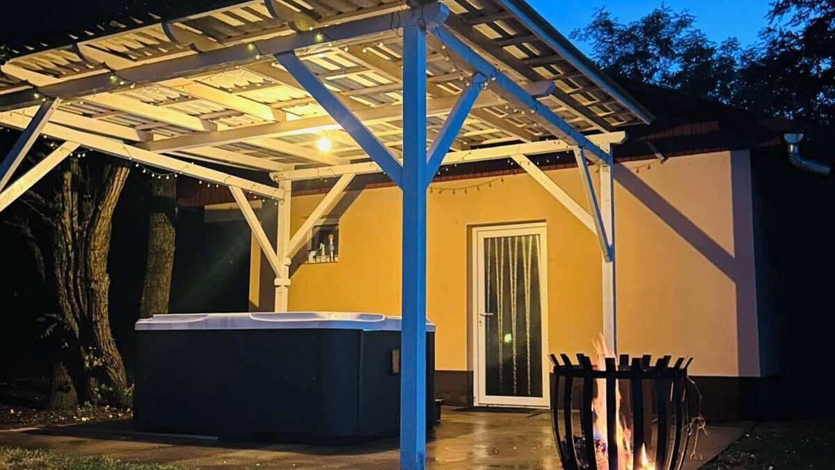 Soltvadkert Other | Forest farm with jacuzzi without neighbors, 5 mi from Soltvadkerti Lake Friendly