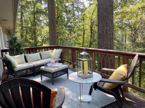 Western House | Forest Gallery- Mid-Century Modern With City Views