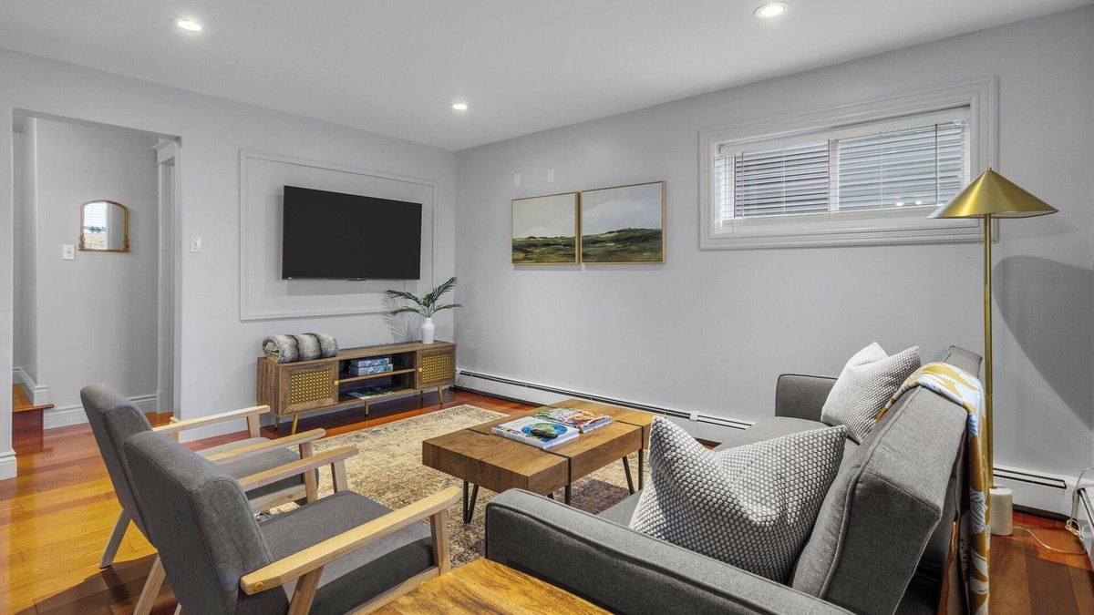 Quidi Vidi Apartment | Forest House 1 Bdrm | QV Lake View | Parking