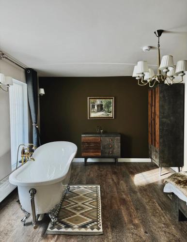 Valea Iasului House | Forest House Retreat