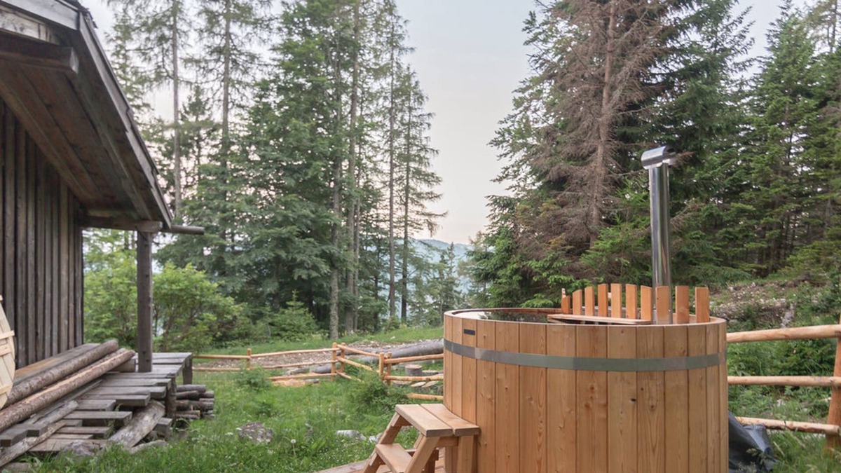 Luce Ski Chalet | Forest Hut Podvežak With Finnish Tub, Luče, Slovenia