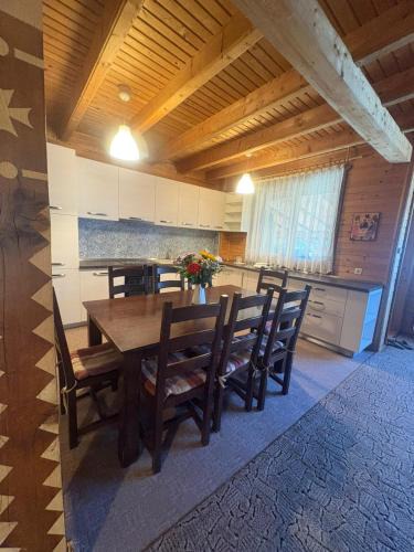 Dumbravita Villa | Forest & Lake House