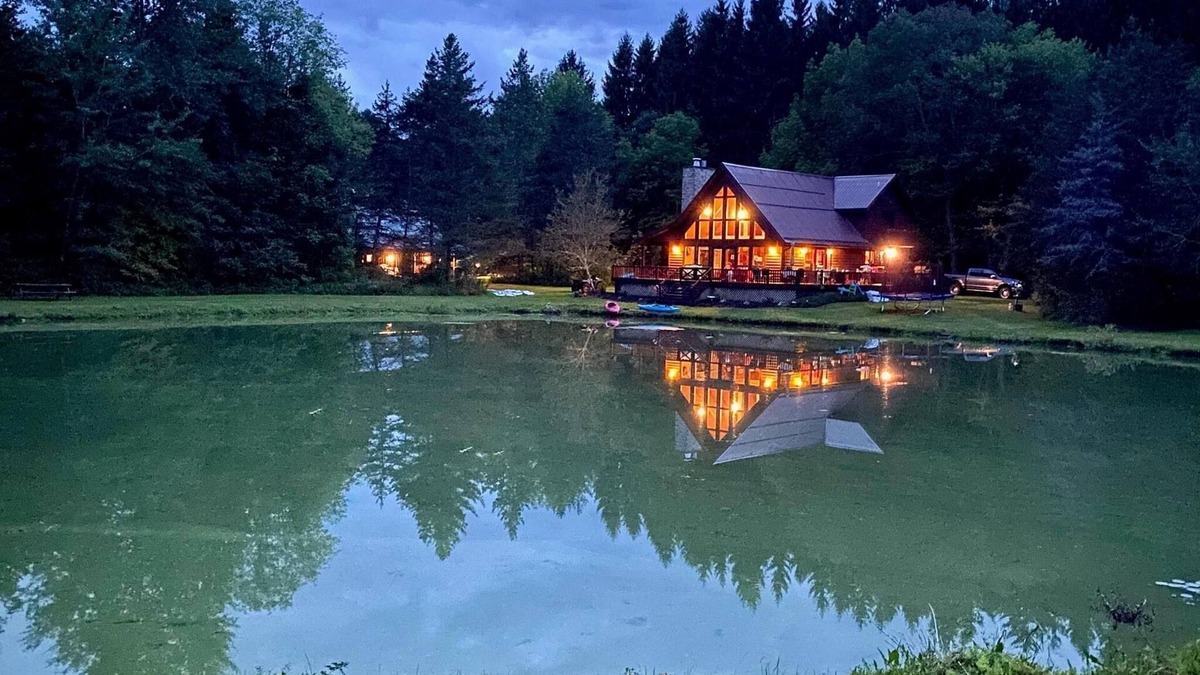 Gerry House | Forest Retreat, 23 miles to Chautauqua Lake, and 14 miles to Lily Dale.