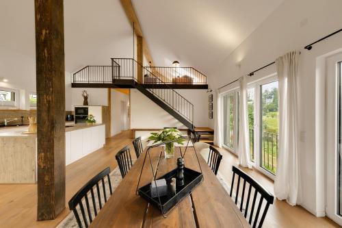 Oberwinkelhausen Apartment | Forest Retreat- Serene 160m2 with Forest Views