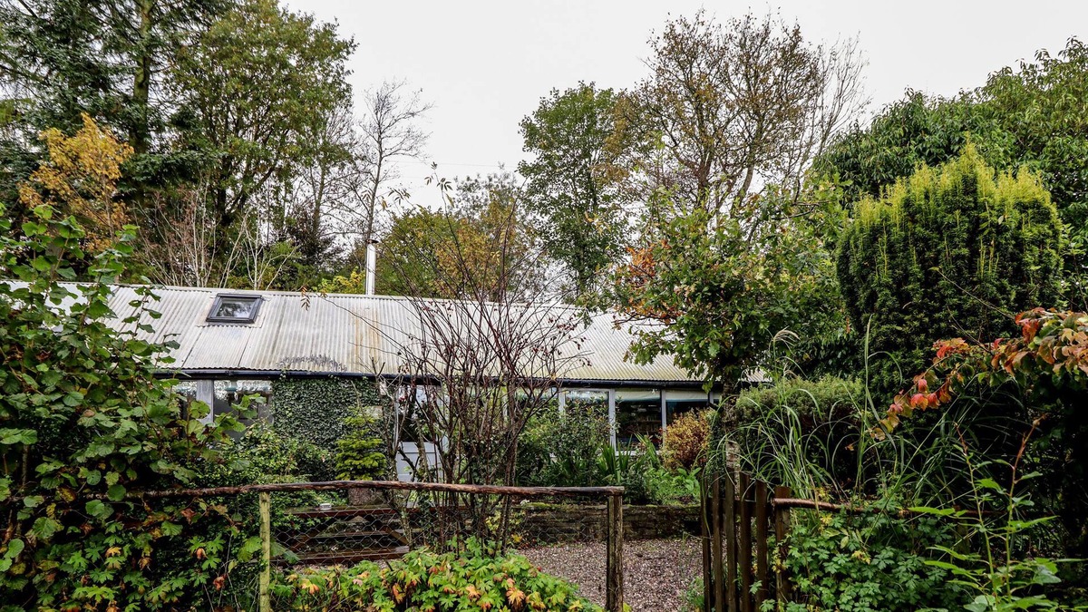 Newcastle-on-Clun Cottage | FOREST VIEW BARN, pet friendly, character holiday cottage in Beguildy