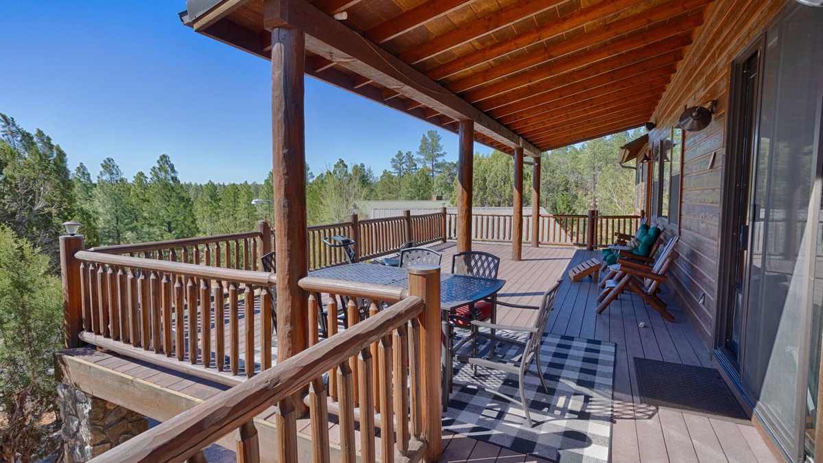 Show Low Cabin | Forest Views nFenced for Kids and/or Dogs, AC/Great Wi-Fi/DirectTV/Grill/Laundry