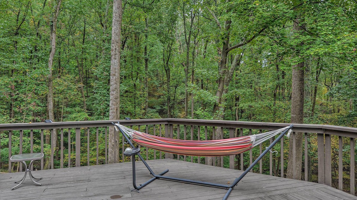 Reisterstown Apartment | Forested Couples Retreat: 20 Miles to Baltimore!