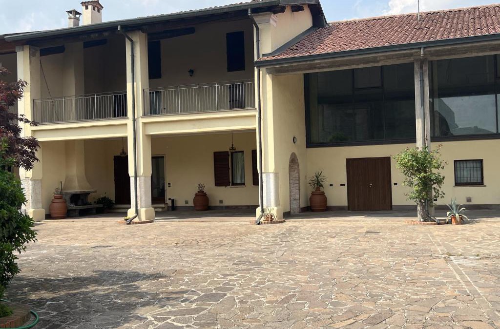 Castrezzato Bed & Breakfast | Foresteria La Corte