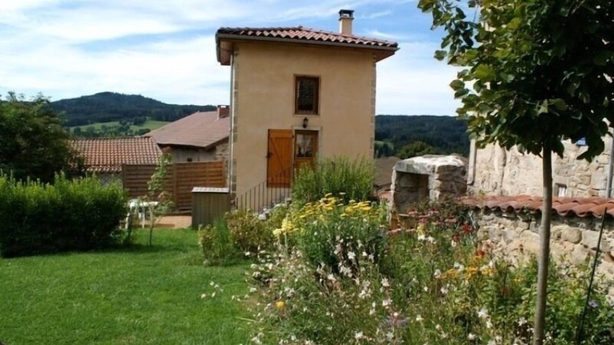 Saint-Bonnet-le-Chastel House | Forez - Saint-bonnet-le-chastel
