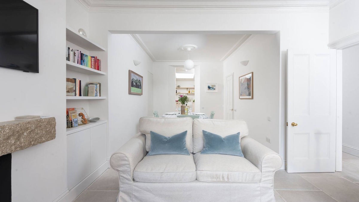 Chysauster Cottage | Forget Me Not Cottage - a cottage that sleeps 4 guests in 2 bedrooms