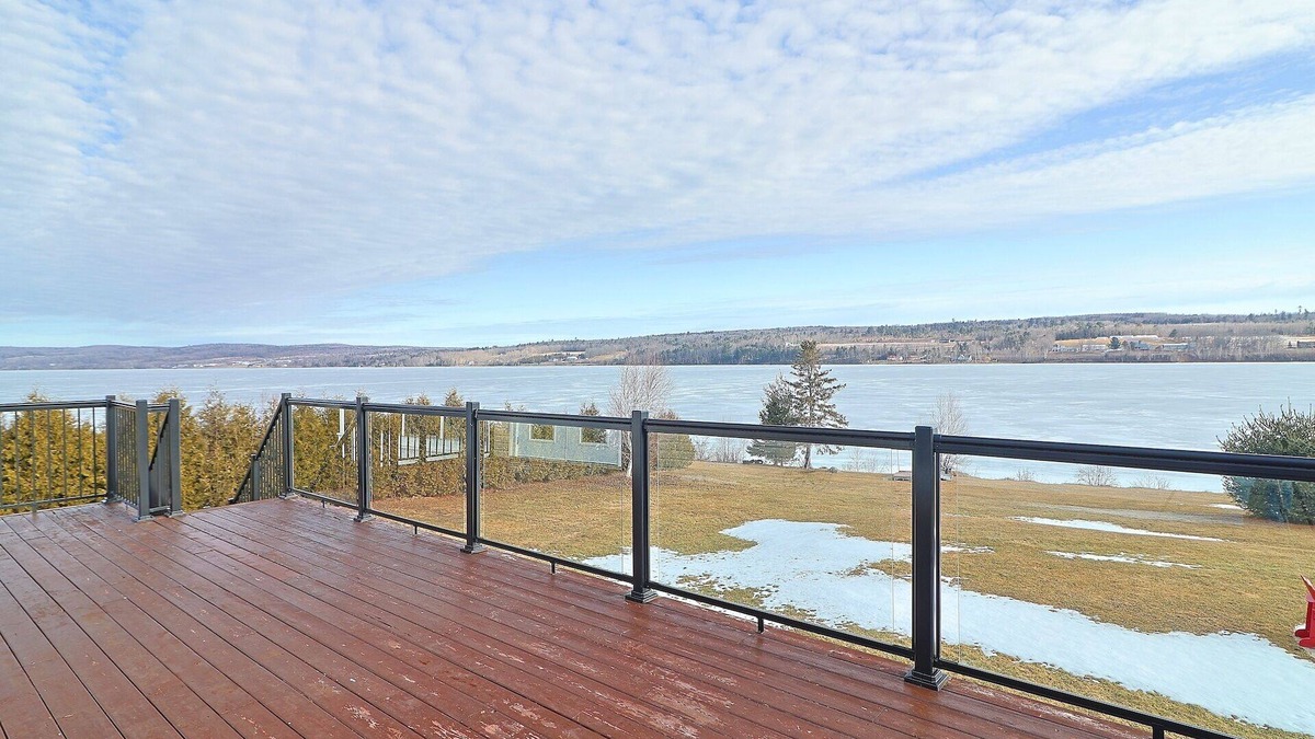 Queensbury House | Forget your worries in this spacious and serene space
