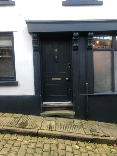 Macclesfield Apartment | Former 16th Century Inn - In the heart of Macclesfield, gateway to the Peaks