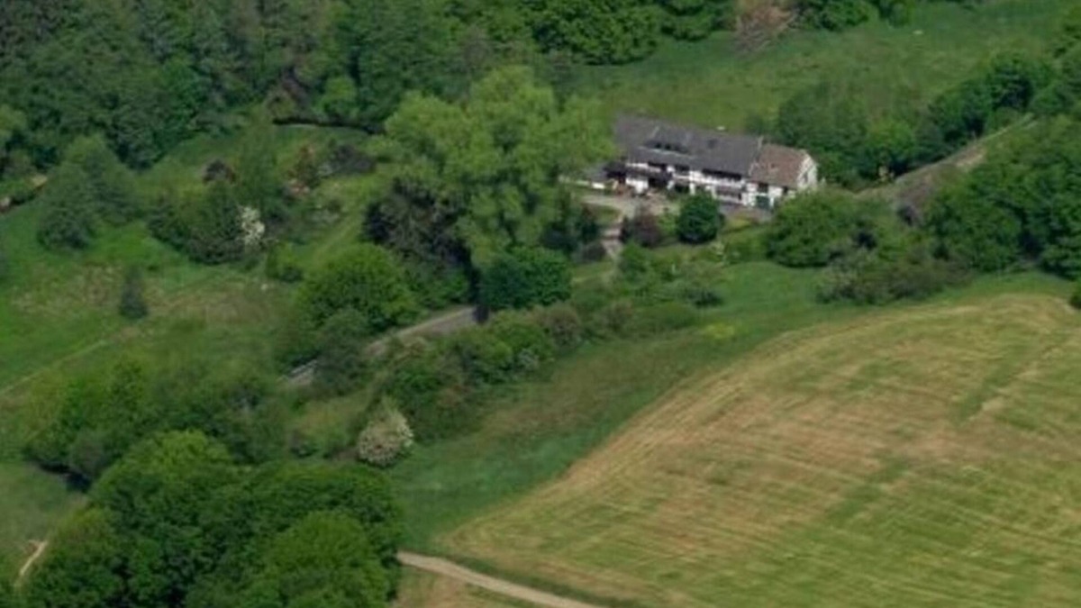 Schladern House | Former. Mill. Vacation home in an idyllic secluded location. Family-friendly, close to nature.