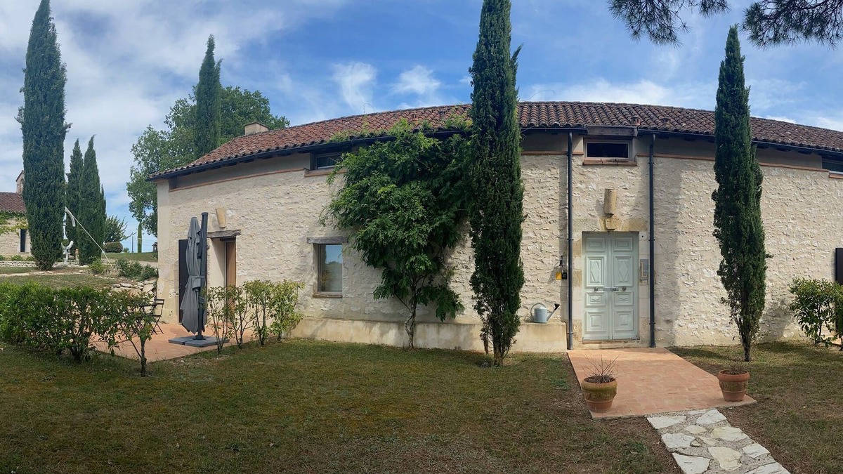 Bagat-en-Quercy Other | Former Quercy Blanc wine storehouse in the heart of the Cahors vineyards