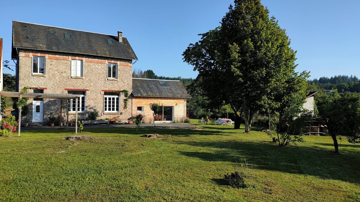 Sarran House | Former ROUFFIAT school in the heart of Corrèze