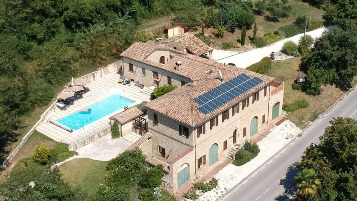 Cupramontana Apartment | Former winery, lovingly restored, wonderfully located