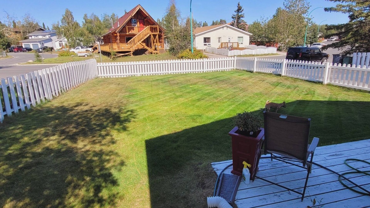Yellowknife House | Forrest Park Secluded Backyard Nature Retreat with Private Trails Aurora Lights
