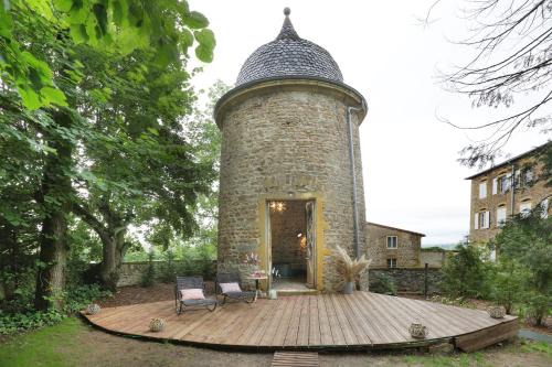 Lay House | ForRest Stone, hébergement insolite 1h de Lyon, St Etienne et Clermont Ferrand