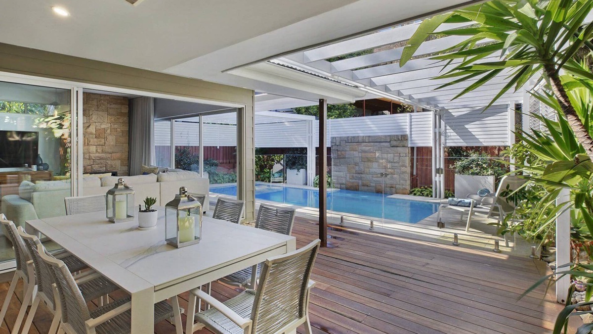 Forresters Beach House | FORRESTERS RETREAT | Pool, close to beach, Wi-Fi | Accom Holidays