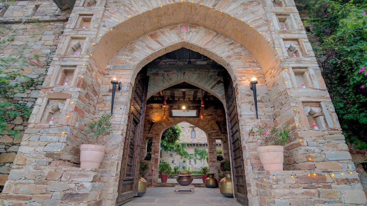 Alwar Hotel | Fort Dadhikar, Alwar