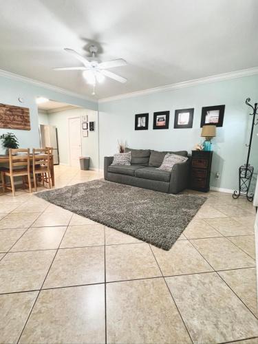 Sunset House | Fort Lauderdale Florida Beach Vibe Hangout