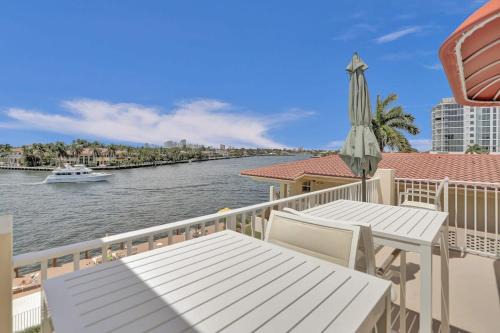 Central Beach Apartment | Fort Lauderdale Yacht & Beach Club 412