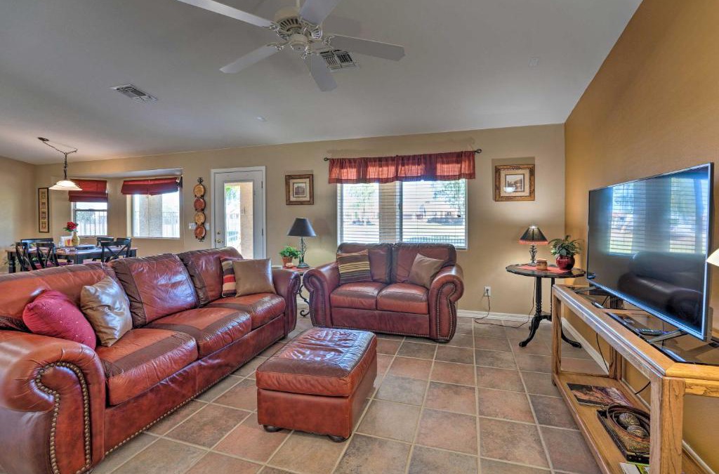 Fort Mohave House | Fort Mohave Family Home with Golf Course Views!