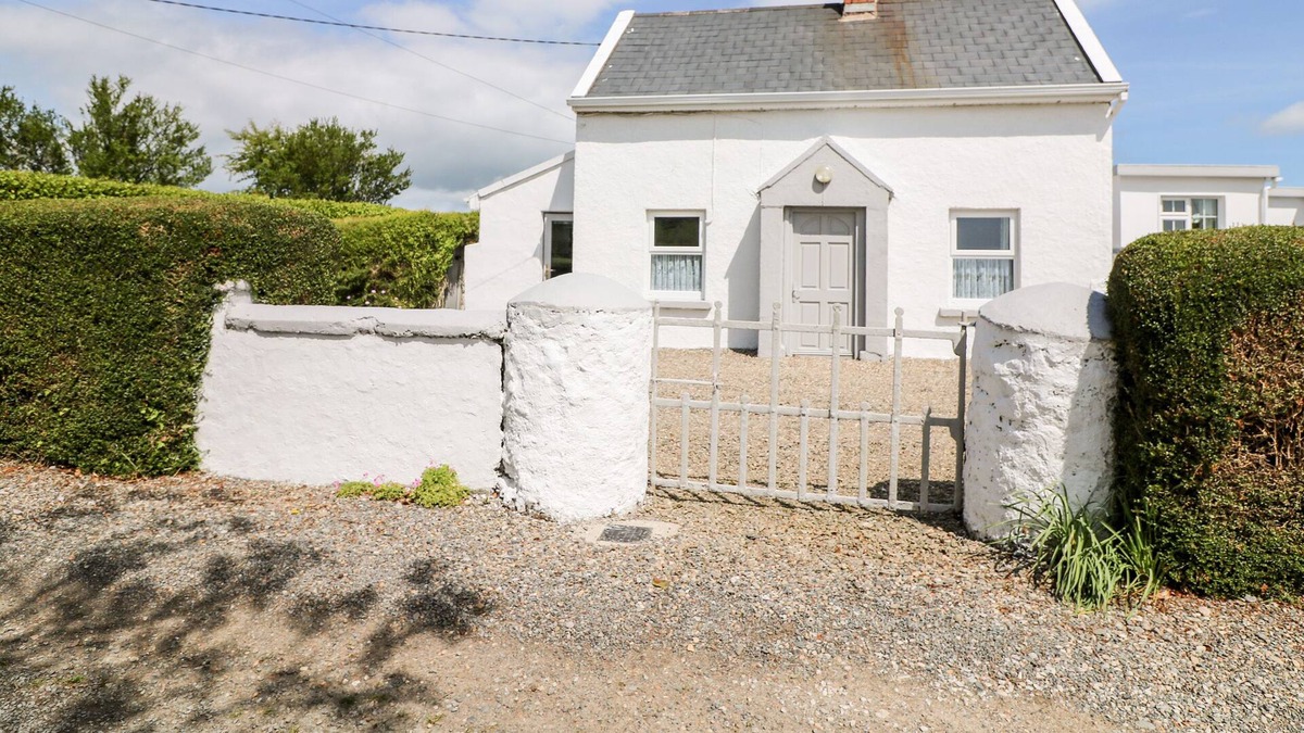 Baldwinstown Cottage | FORT MOUNTAIN HOUSE, family friendly in Duncormick, County Wexford