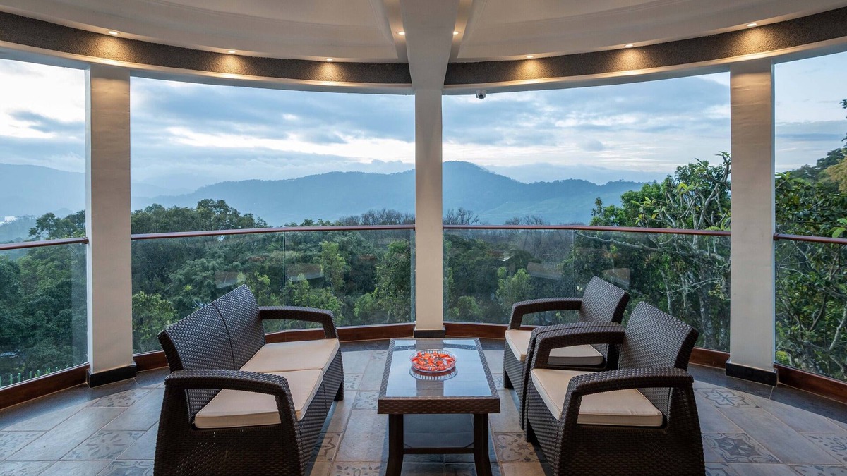Chinnakanal Hotel | Fort Munnar