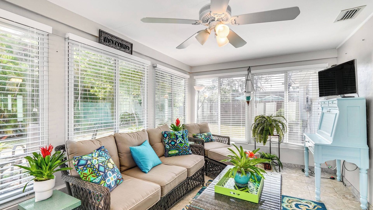 Villas House | Fort Myers Bungalow - 12 Miles to the Beach!