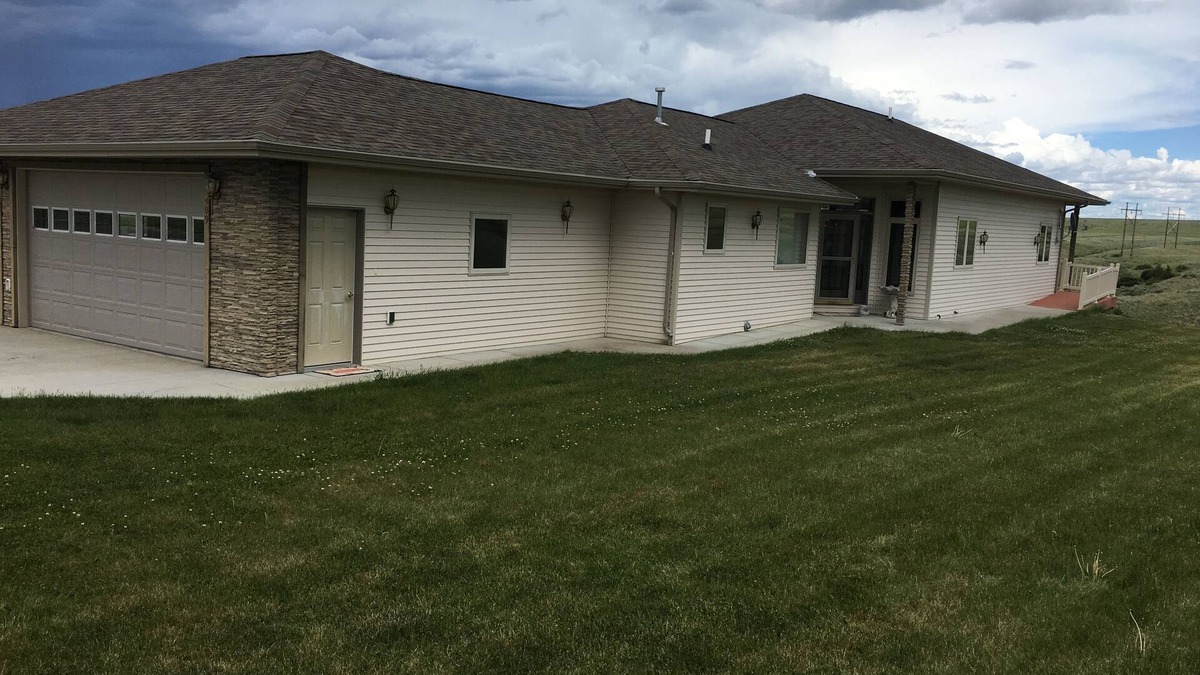 Fort Peck House | Fort Peck Vacation Home! 409 Milk River Drive