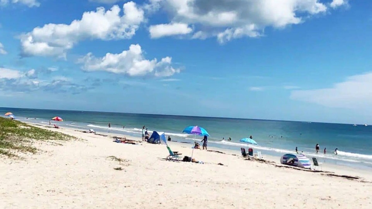 Fort Pierce Shores House | Fort Pierce - 2BD 2BA Tropical Surfside Retreat