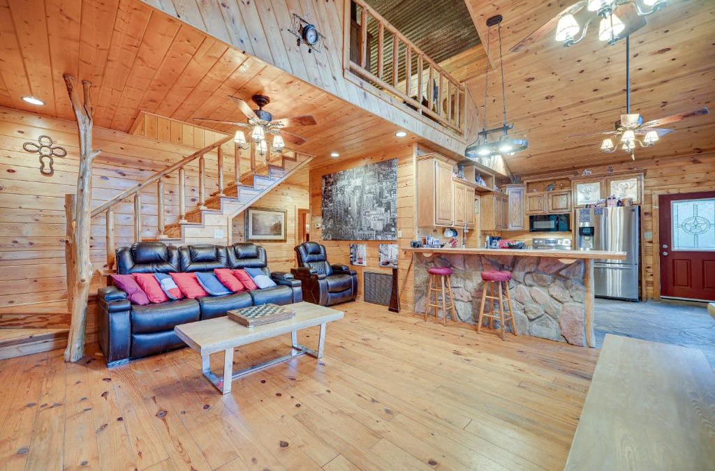 Fort Towson House | Fort Towson Cabin Less Than 1 Block to Raymond Gary Lake