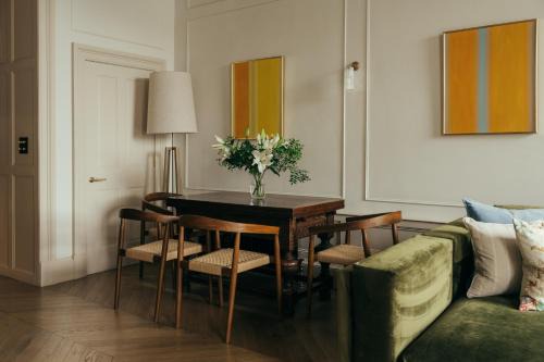 New Town Apartment | Forth Street Residence